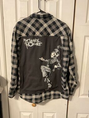 My Chemical Romance Back Graphic T-Shirt & Flannel - Size Men's Large